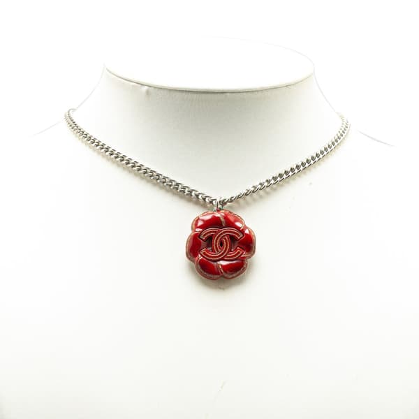 Pre-owned Chanel Resin CC Camellia Charm Necklace Red