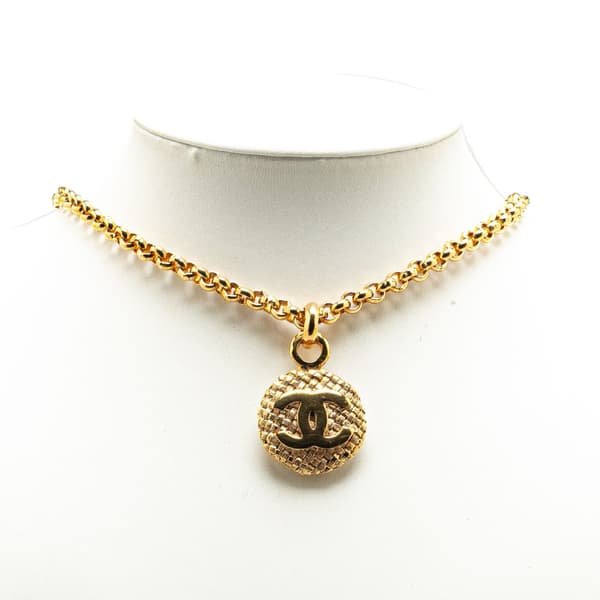 Pre-owned Chanel Gold Plated CC Round Pendant Necklace Gold