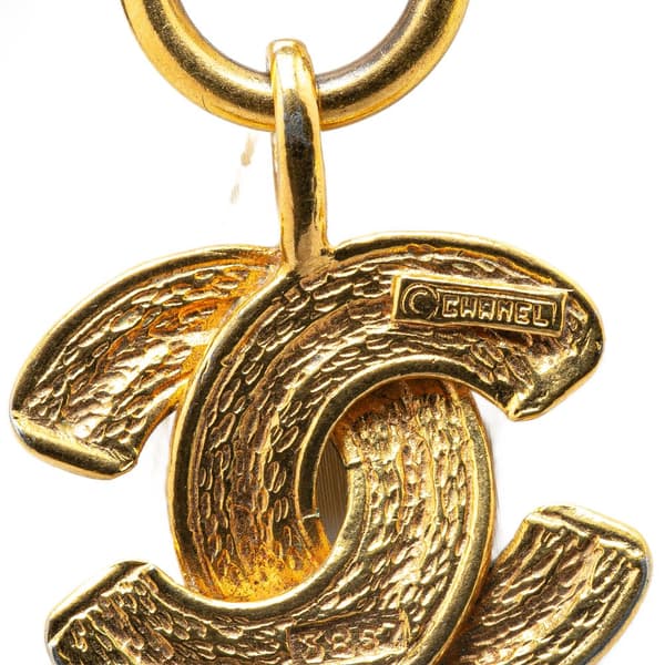 Pre-owned Chanel Gold Plated CC Quilted Pendant Necklace Gold