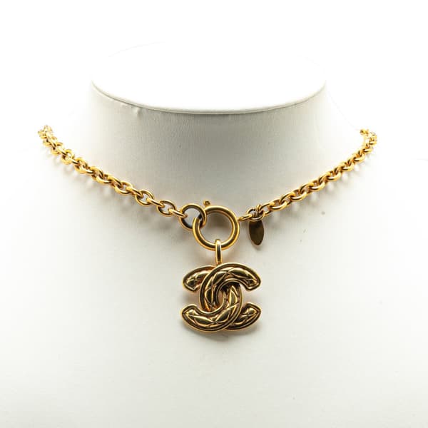 Pre-owned Chanel Gold Plated CC Quilted Pendant Necklace Gold