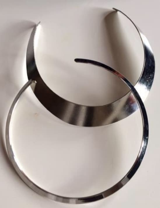 2 st Stela Trendiga Blanka Silver Halsband / Halsring / Choker med Olika Bredd