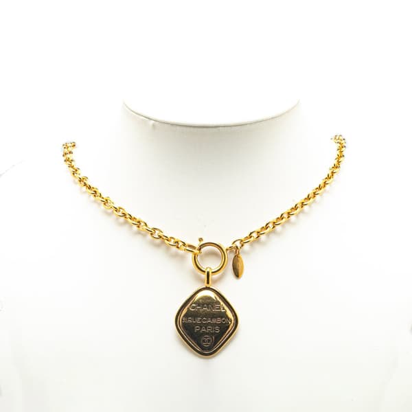 Pre-owned Chanel Gold Plated 31 Rue Cambon Pendant Necklace Gold