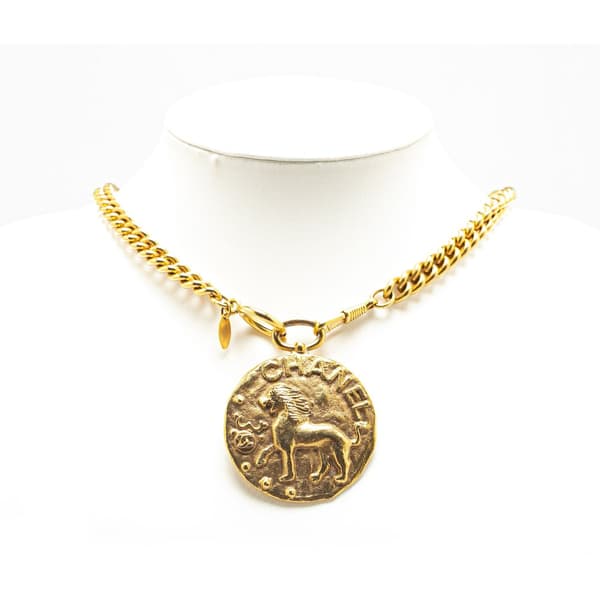 Pre-owned Chanel Gold Plated Leo Lion Medallion Pendant Necklace Gold