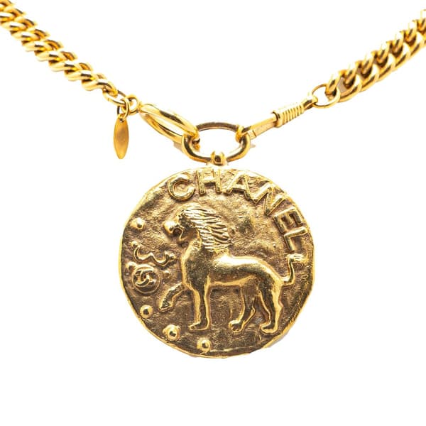 Pre-owned Chanel Gold Plated Leo Lion Medallion Pendant Necklace Gold