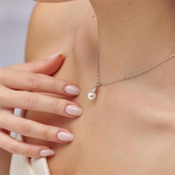 Pendentiv i silver med zirkon kubisk och pärla Fancy Infinite White FIW132
