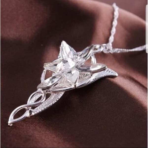 Halsband - Sagan om ringen - Arwen - Silverpläterad - 48 cm - Hänge 5,8 cm