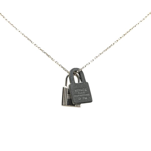 Pre-owned Hermès Palladium Plated and Swift O Kelly Pendant Necklace Silver