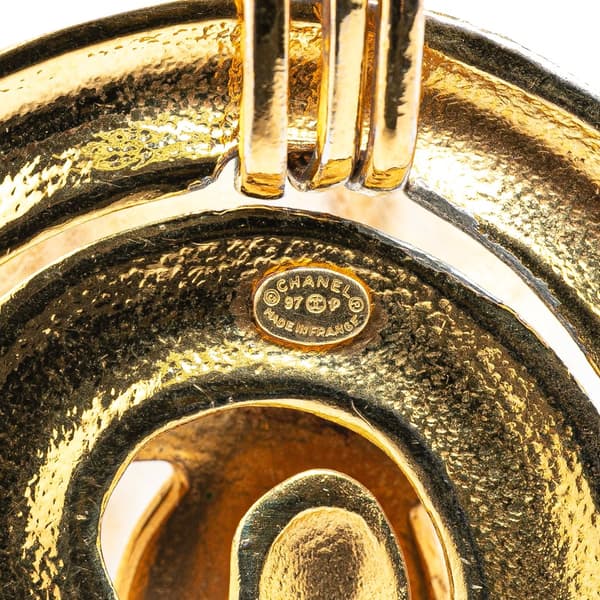 Pre-owned Chanel Gold Plated CC Round Pendant Necklace Gold