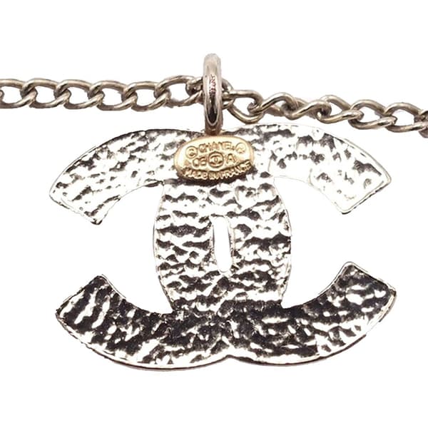 Pre-owned Chanel White Gold CC Enamel Pendant Necklace Gold