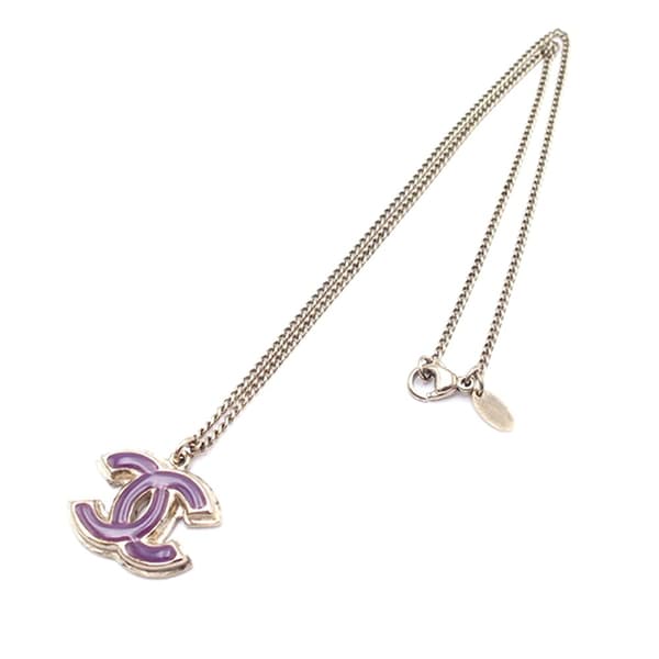 Pre-owned Chanel White Gold Enamel CC Pendant Necklace Gold