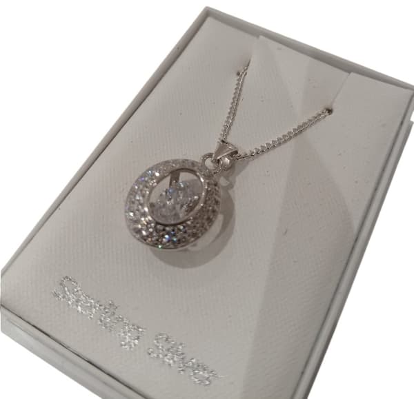 Halsband i äkta silver prydd med Kubisk Zirkonia