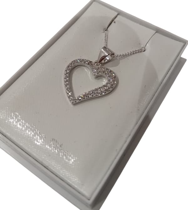 Äkta silver Hjärta Halsband prydd med Kubisk Zirkonia . Alla hjärtans Dag