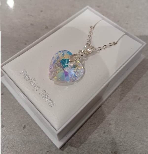 Halsband i äkta silver . Alla hjärtans dag