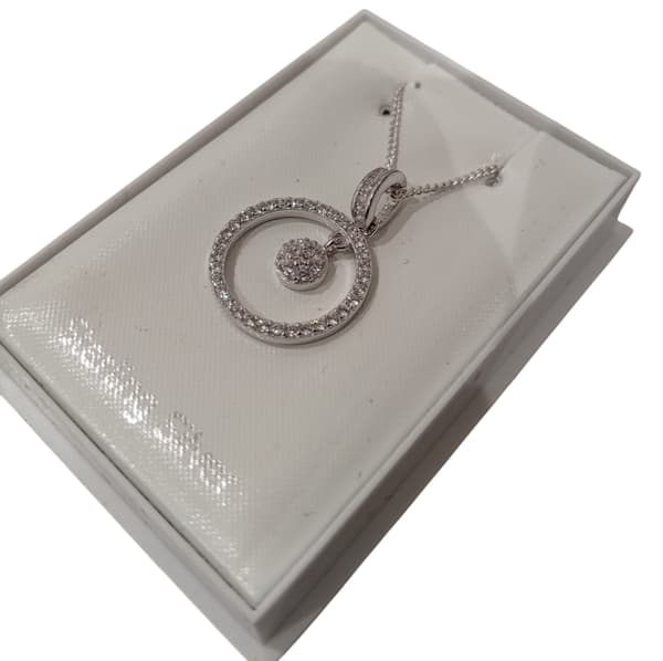 Halsband i äkta silver prydd med Kubisk Zirkonia