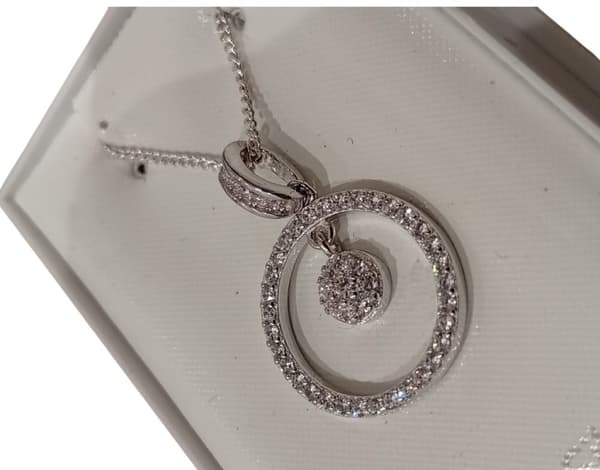 Halsband i äkta silver prydd med Kubisk Zirkonia