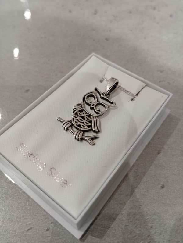 Uggla Halsband i äkta silver . Alla hjärtans dag