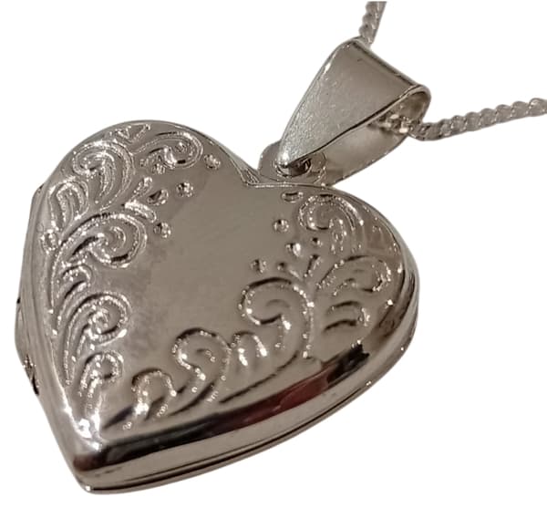 Berlock Hjärta Halsband i Äkta Silver . Alla hjärtans dag.
