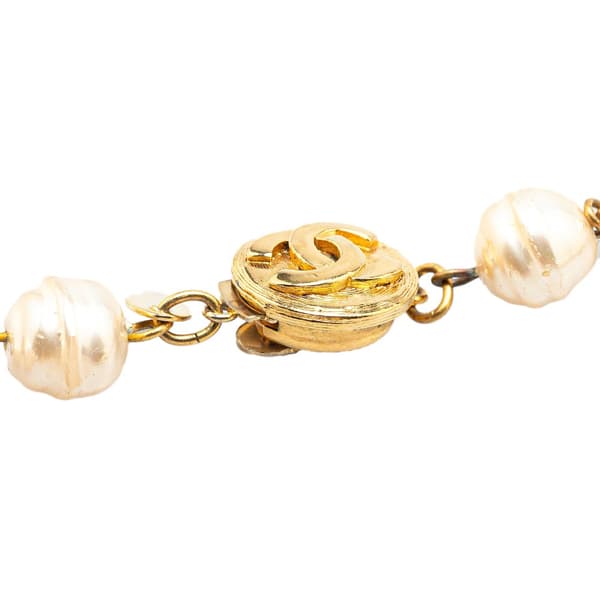 Pre-owned Chanel Gold Plated Rhinestone Faux Pearl Chain Necklace White