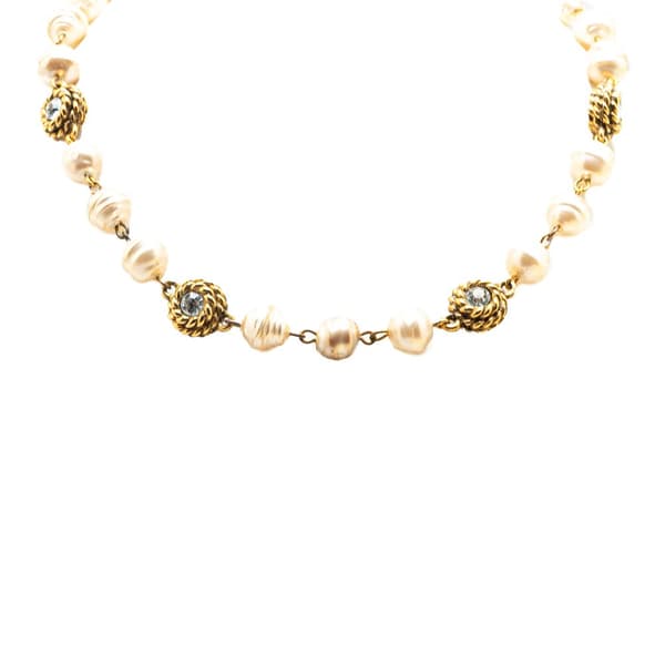 Pre-owned Chanel Gold Plated Rhinestone Faux Pearl Chain Necklace White