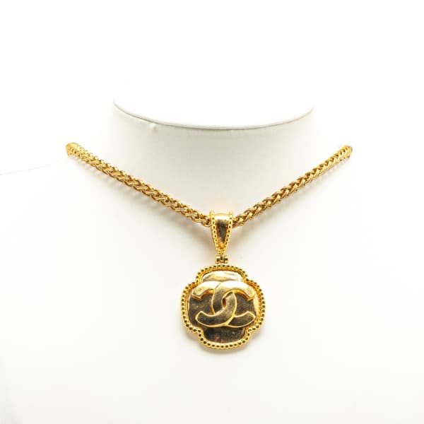 Pre-owned Chanel Gold Plated CC Medallion Clover Pendant Necklace Gold