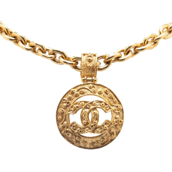 Pre-owned Chanel Gold Plated CC Round Pendant Necklace Gold