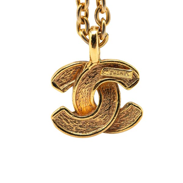 Pre-owned Chanel Gold Plated CC Quilted Pendant Necklace Gold