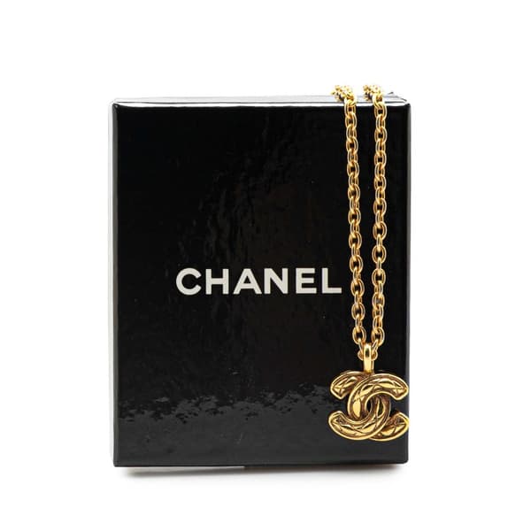 Pre-owned Chanel Gold Plated CC Quilted Pendant Necklace Gold