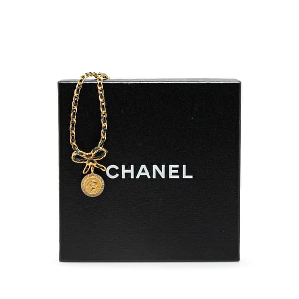 Pre-owned Chanel Leather and Gold Plated Medallion Bow Pendant Necklace Gold