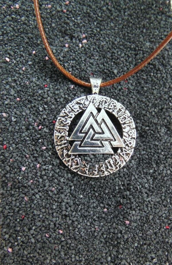 Valknut Wotan Knut Läderhalsband Viking Thor 3 Triangel