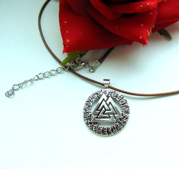 Valknut Wotan Knut Läderhalsband Viking Thor 3 Triangel