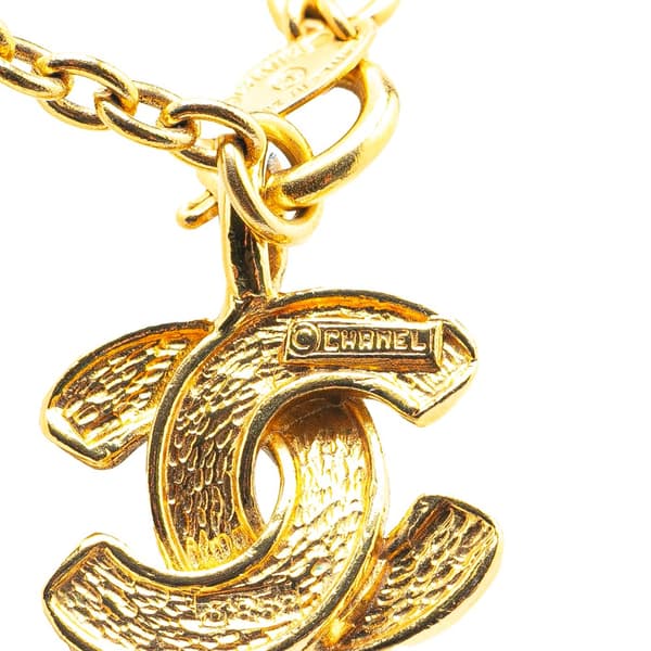 Pre-owned Chanel Gold Plated Quilted CC Pendant Necklace Gold