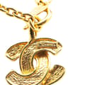 Miniatyrbillede 4 af 6: Pre-owned Chanel Gold Plated Quilted CC Pendant Necklace Gold