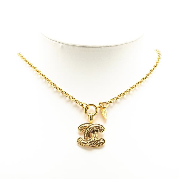 Pre-owned Chanel Gold Plated Quilted CC Pendant Necklace Gold
