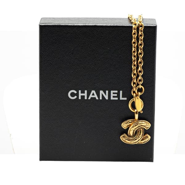 Pre-owned Chanel Gold Plated Quilted CC Pendant Necklace Gold