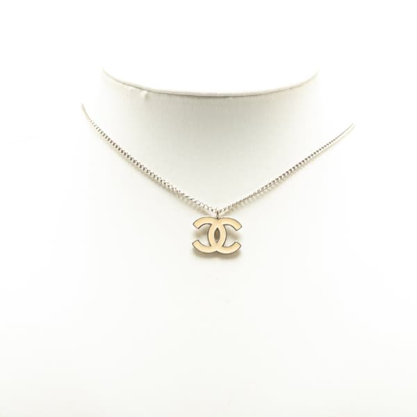 Pre-owned Chanel Silver Enamel CC Pendant Necklace Silver