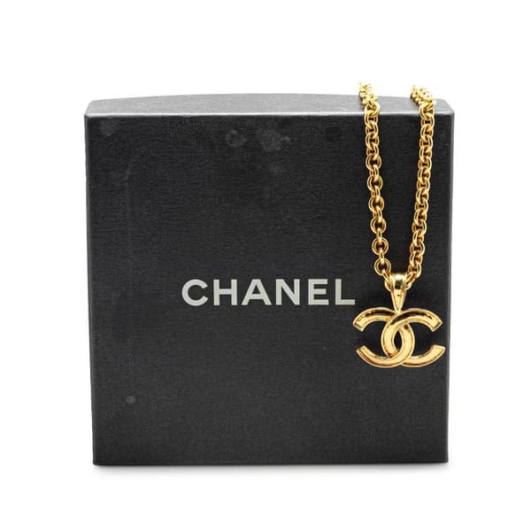 Pre-owned Chanel Gold Plated CC Pendant Necklace Gold