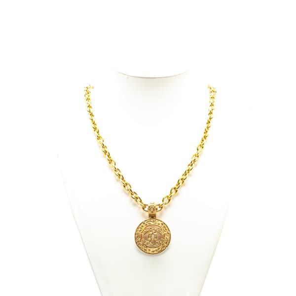 Pre-owned Chanel Gold Plated CC Round Pendant Necklace Gold