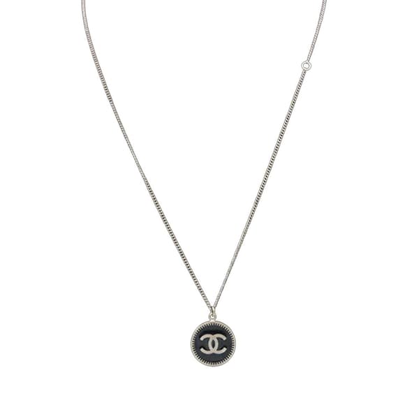 Pre-owned Chanel Silver Enamel CC Round Pendant Necklace Silver