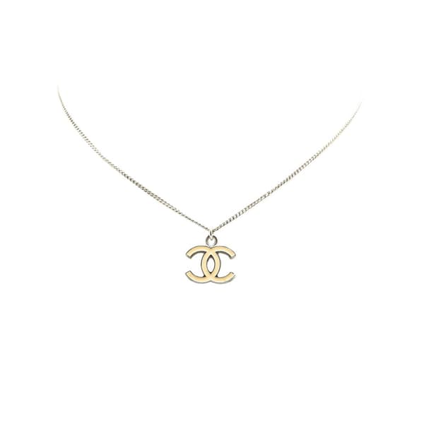 Pre-owned Chanel Silver Enamel CC Pendant Necklace Silver