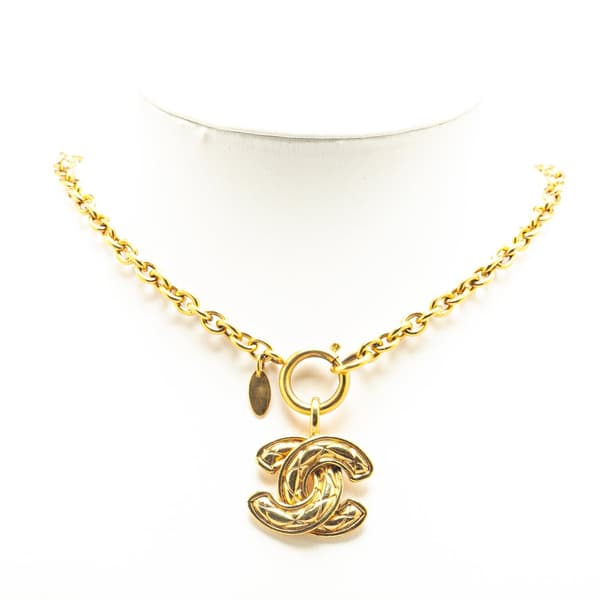 Pre-owned Chanel Gold Plated CC Quilted Pendant Necklace Gold