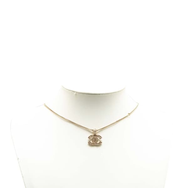 Pre-owned Chanel Gold Plated CC Tweed Effect Pendant Necklace Gold