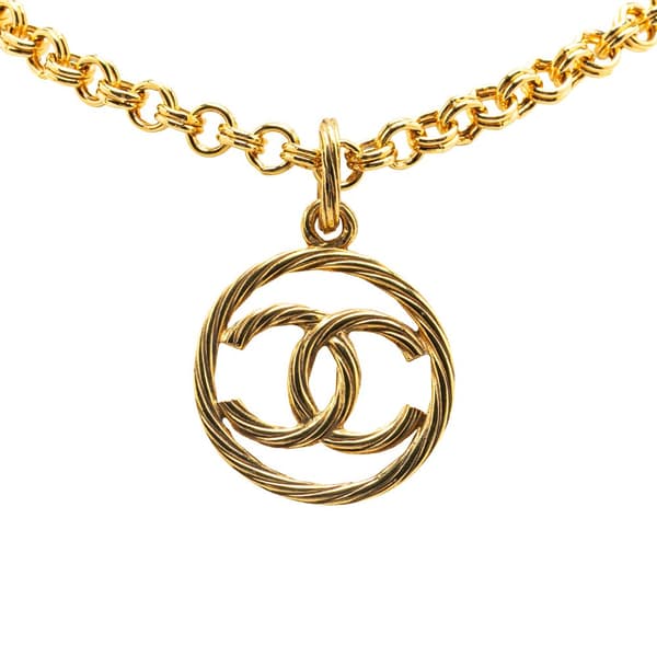 Pre-owned Chanel Gold Plated CC Round Pendant Necklace Gold