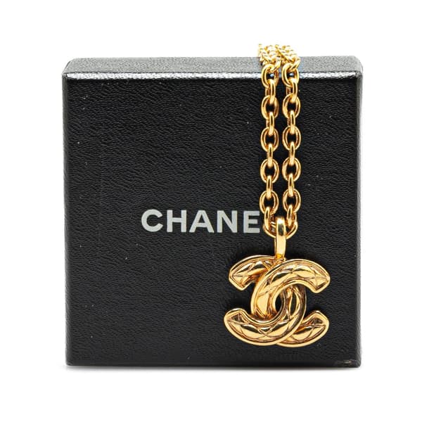 Pre-owned Chanel Gold Plated CC Quilted Pendant Necklace Gold
