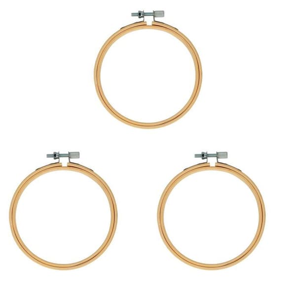 3 broderieringar i trä 10 cm