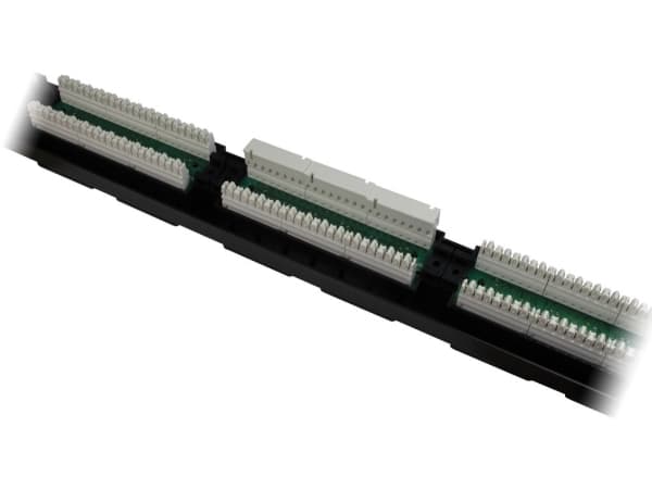 Inter-Tech 19'''' Cat.5e UTP 24 AMP, RJ-45, Cat5e, Musta, Metalli, Muovi, Telinekiinnitys, 482 mm