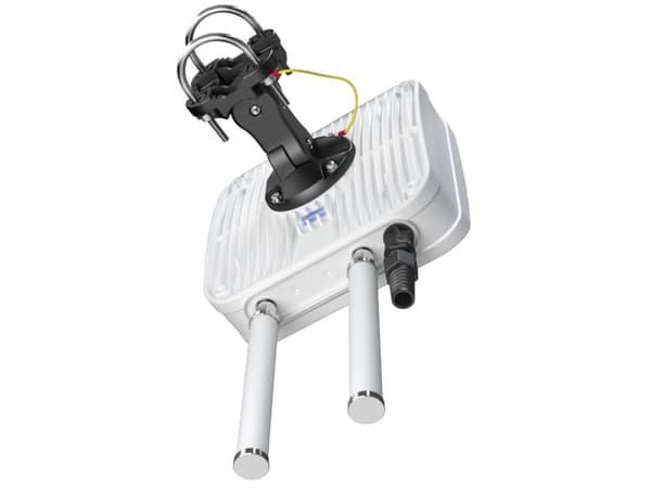 QuWireless QuMax, 7 dBi, 0.694-0.96/1.7-2.2/2.2-2.7; 2.4-2.5/4.7-6 GHz, 50 O, Direksjonell antenne, Vertikal polarisasjon, IP67