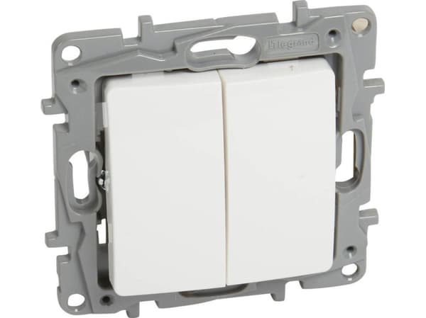 Legrand Niole 10AX IP20 lysestakebryter hvit (764505)