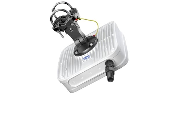 QuWireless QuMax, 6 dBi, 0.694-0.96/1.7-2.2/2.2-2.7 GHz, 4 / 6 dBi, 50 O, 90°, 90°