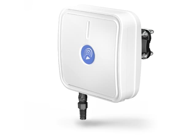 QuWireless QuMax, 6 dBi, 0.694-0.96/1.7-2.2/2.2-2.7 GHz, 4 / 6 dBi, 50 O, 90°, 90°