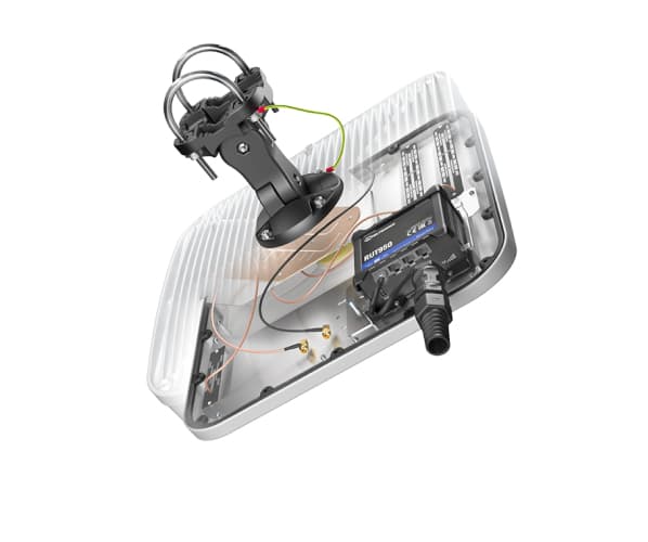 QuWireless QuMax XR All In, 7 dBi, 0.694-0.96/1.7-2.2/2.2-2.7; 2.4-2.5/4.7-6 GHz, 7 dBi, 6 dBi, 7 dBi, 50 O